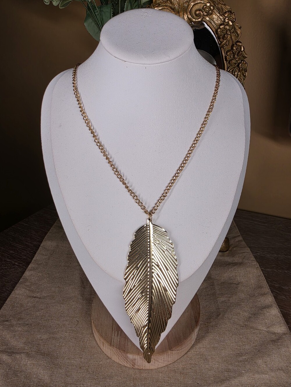 Gold-Toned Feather Pendant Necklace 24" (12" Drop) NEW! - Picture 7 of 9